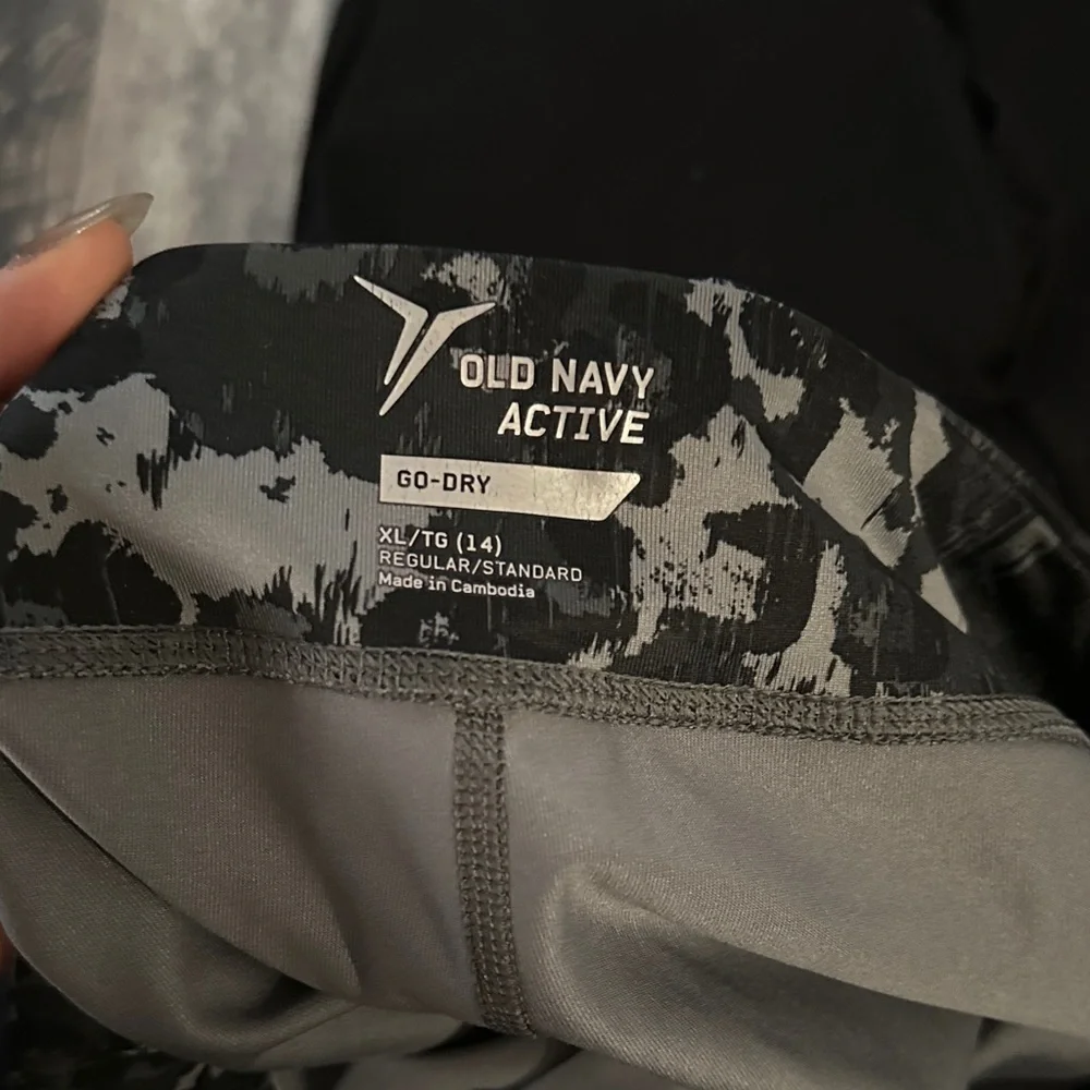 Set of 6 ethos and old navy Leggings Set - Camouflage, Green, and Black - Picture 2 of 15